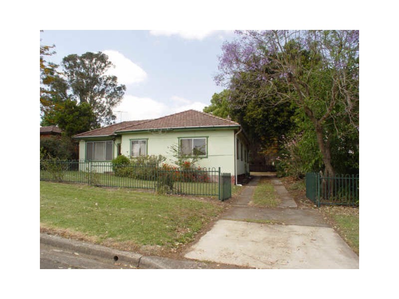 8 Albert Street, Guildford NSW 2161