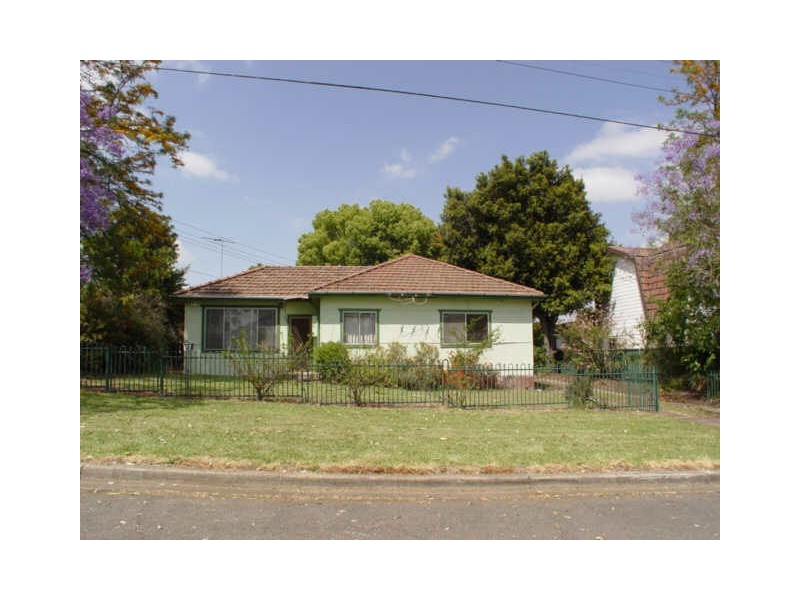 8 Albert Street, Guildford NSW 2161
