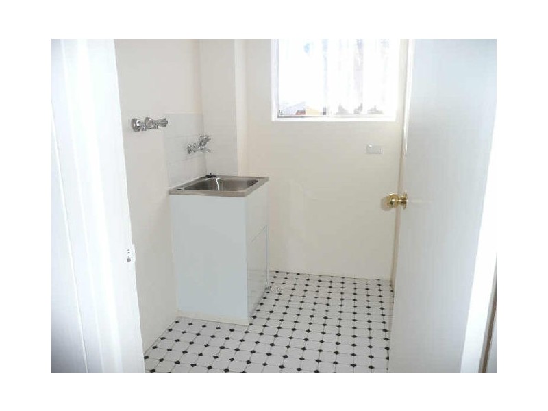 6/4 Calliope Street, Guildford NSW 2161