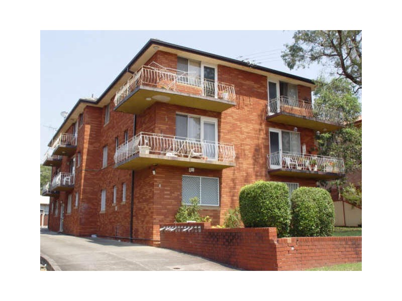 8/8 Calliope Street, Guildford NSW 2161