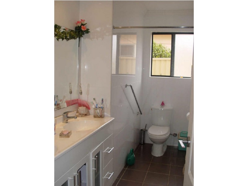 5a Dennistoun Ave, Guildford NSW 2161