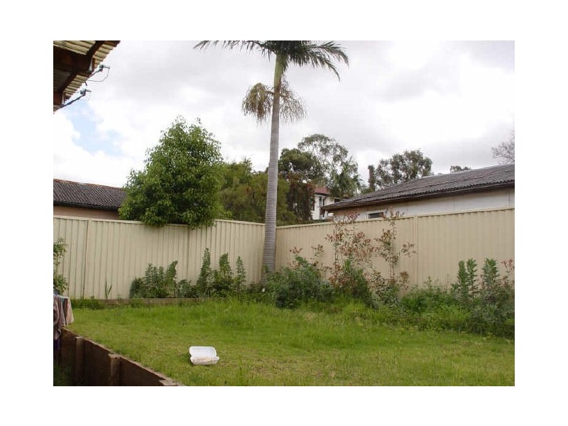 5a Dennistoun Ave, Guildford NSW 2161