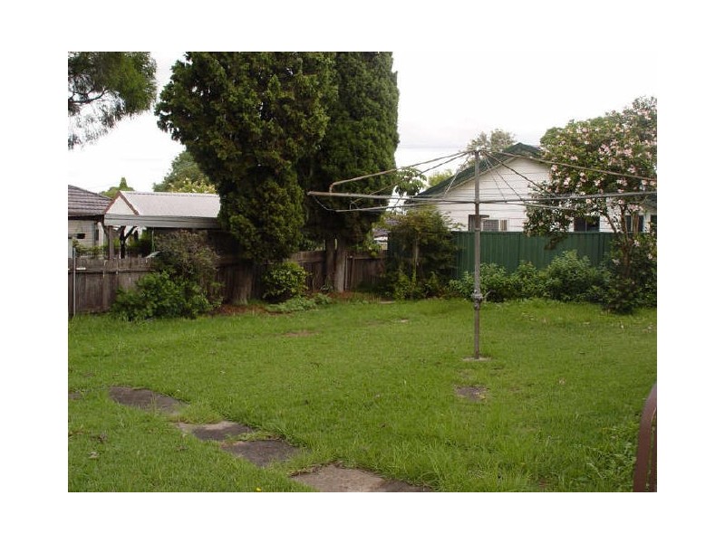 8 Trenton Road, Guildford NSW 2161