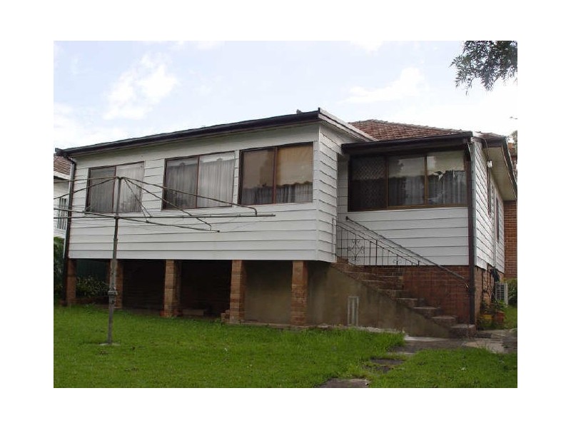 8 Trenton Road, Guildford NSW 2161