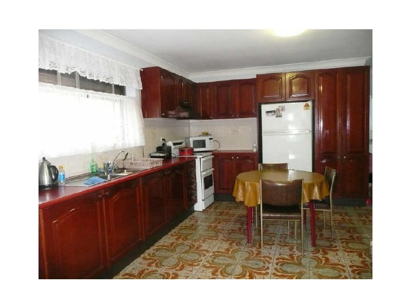 35 Karani Ave, Guildford West NSW 2161