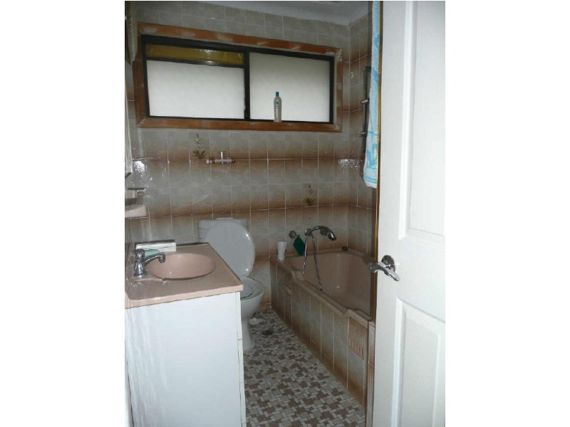 35 Karani Ave, Guildford West NSW 2161