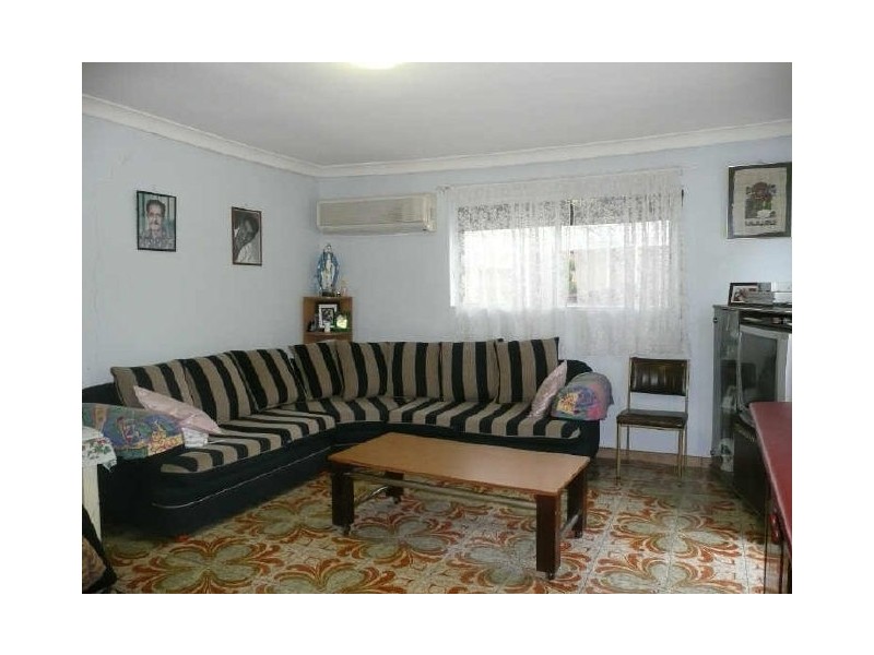 35 Karani Ave, Guildford West NSW 2161