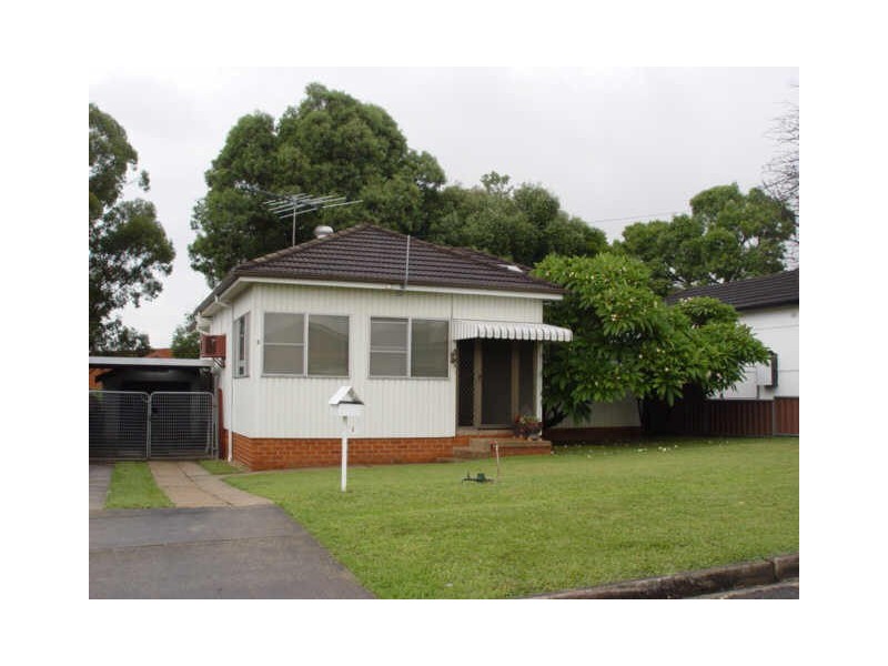 8 Olsen Street, Guildford NSW 2161