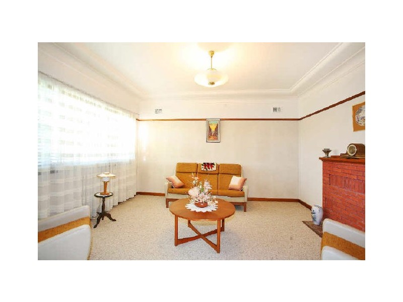 82 Military Road, Guildford NSW 2161