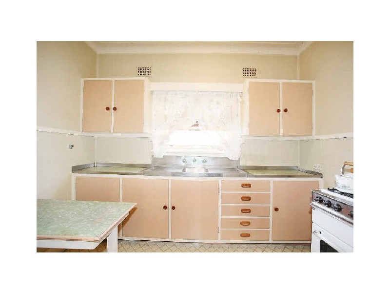 82 Military Road, Guildford NSW 2161