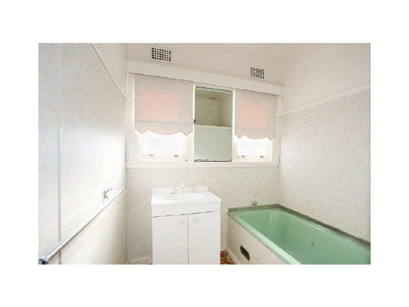 82 Military Road, Guildford NSW 2161