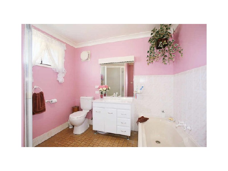 18 Hinchen Street, Guildford NSW 2161