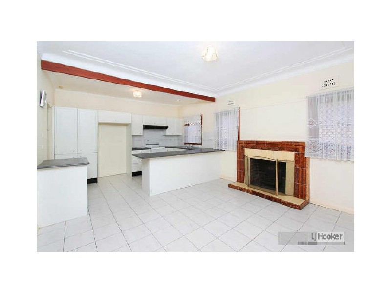 54 Mountford Ave, Guildford NSW 2161