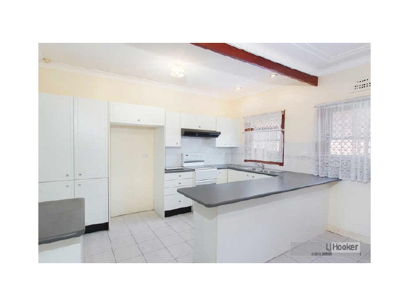 54 Mountford Ave, Guildford NSW 2161