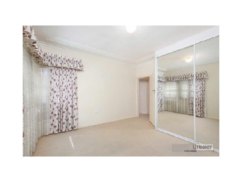 54 Mountford Ave, Guildford NSW 2161