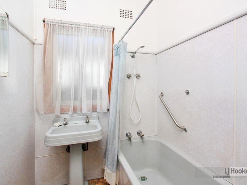 36 Leach Rd, Guildford NSW 2161