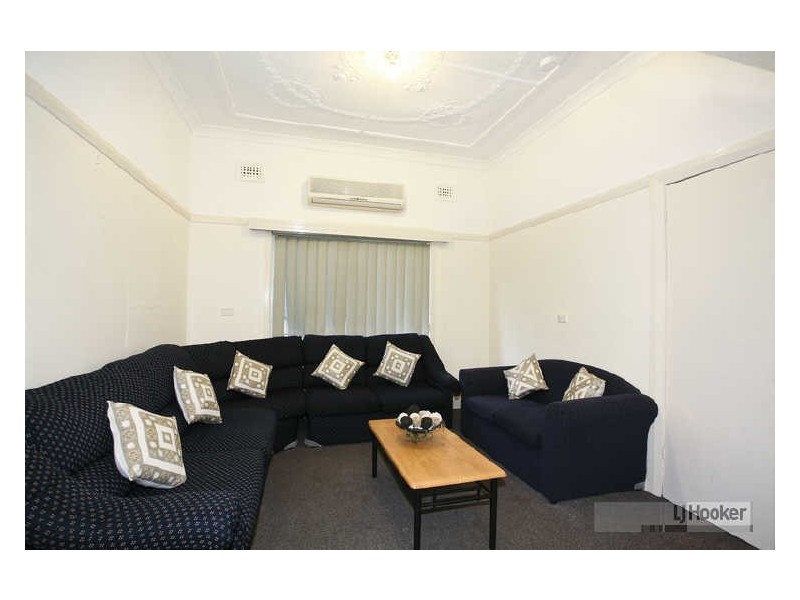 4 May St, Merrylands NSW 2160