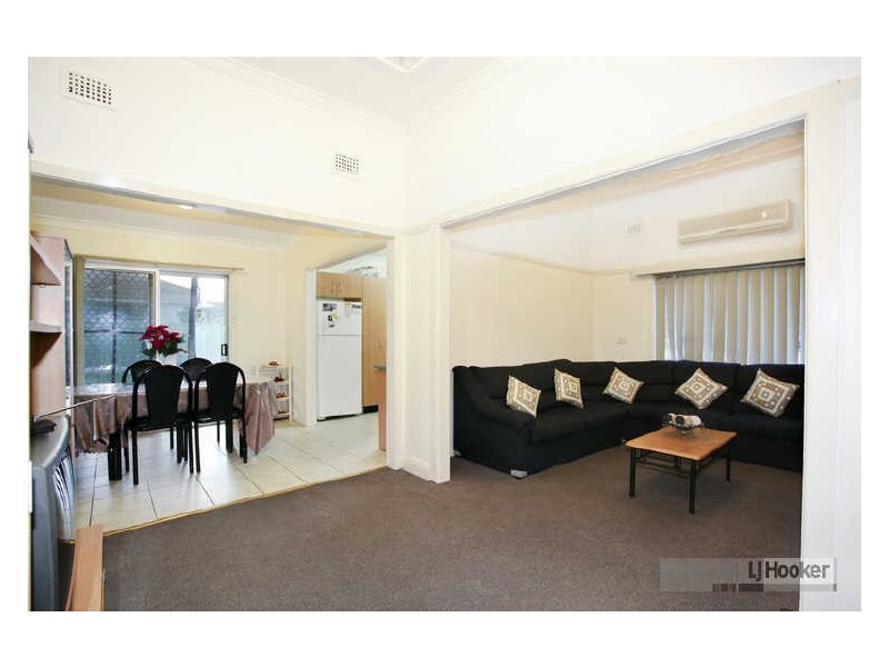 4 May St, Merrylands NSW 2160