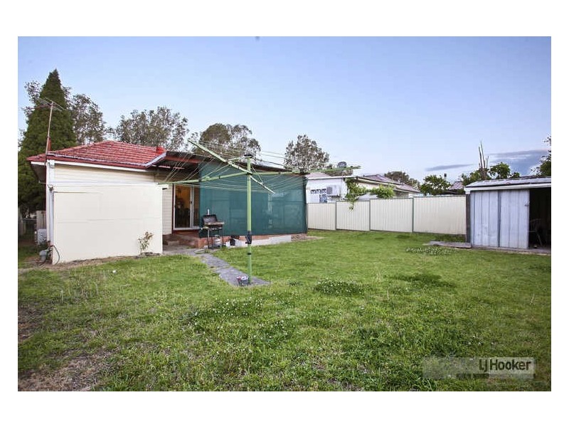 4 May St, Merrylands NSW 2160