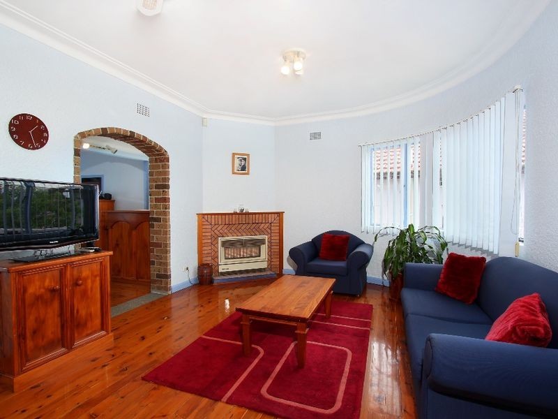 27 Chamberlain Rd, Guildford NSW 2161