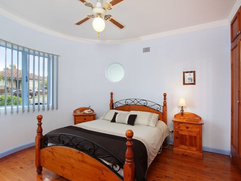 27 Chamberlain Rd, Guildford NSW 2161