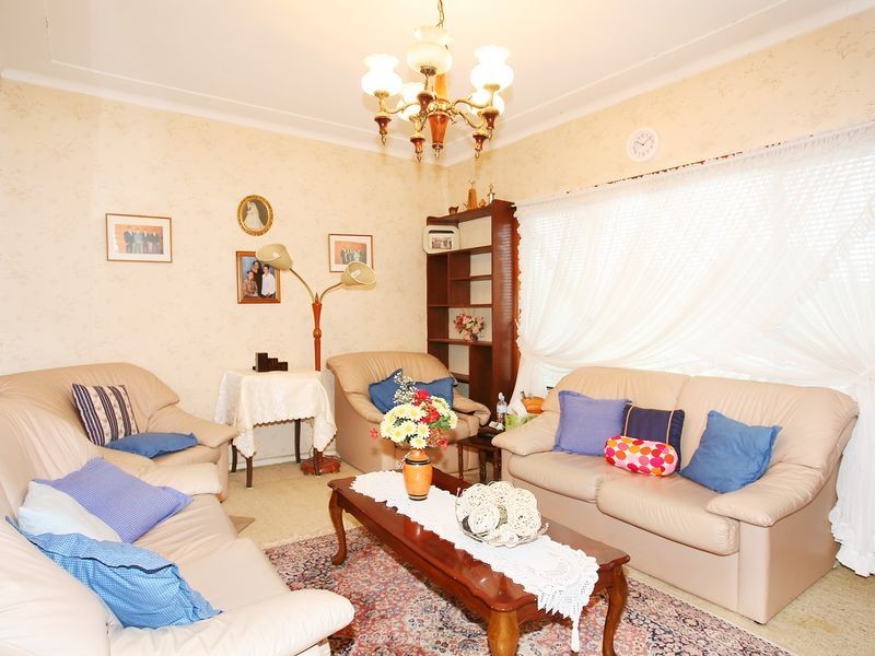 12 Newton Street, Guildford NSW 2161