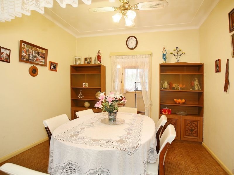 12 Newton Street, Guildford NSW 2161