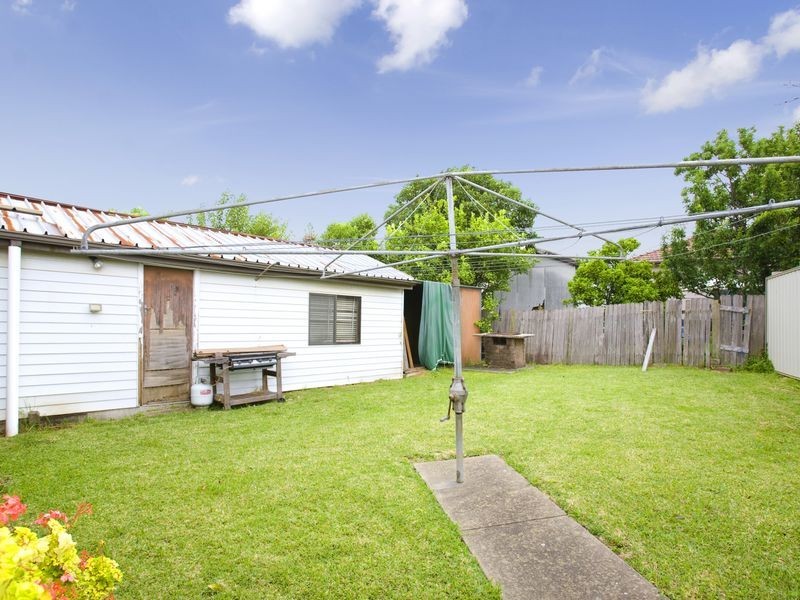 12 Newton Street, Guildford NSW 2161