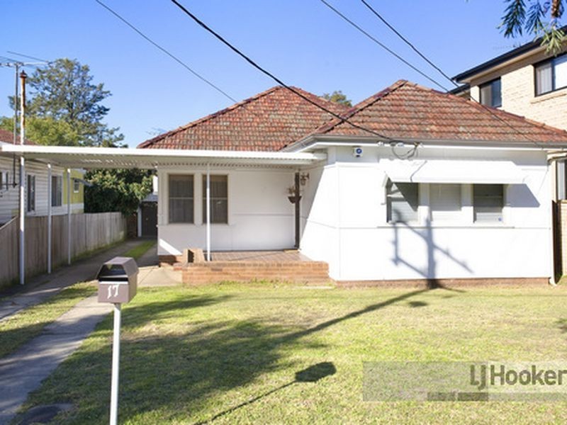 17 Hinchen Street, Guildford NSW 2161