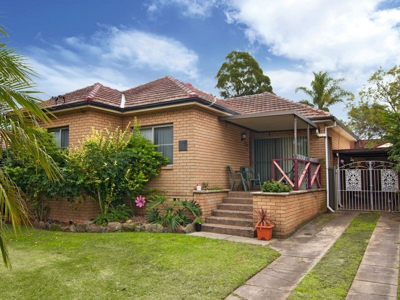 5 Phyllis Crescent, Guildford NSW 2161