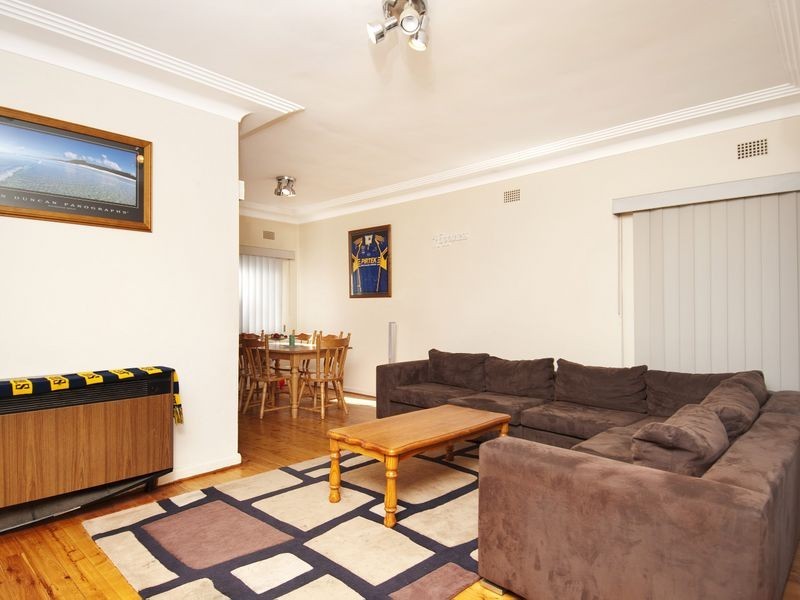 5 Phyllis Crescent, Guildford NSW 2161