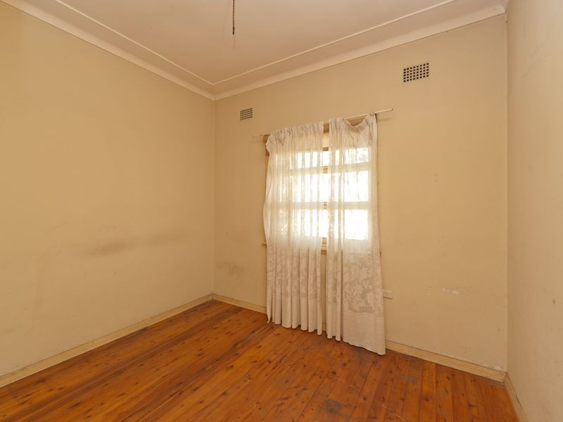 11 Surrey Street, Guildford NSW 2161