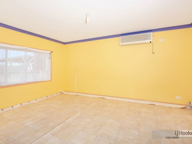 8 Acland Street, Guildford NSW 2161