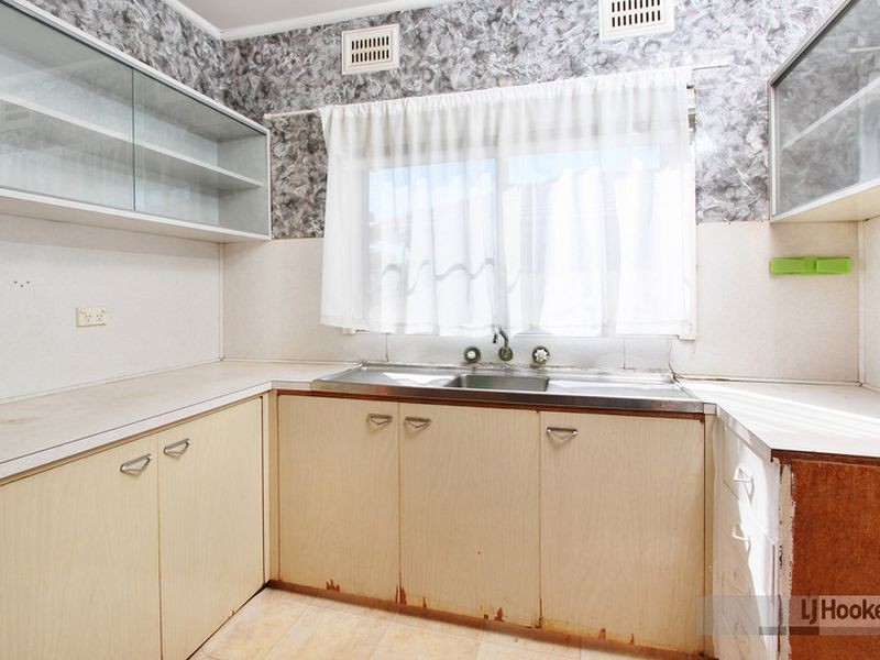 8 Acland Street, Guildford NSW 2161