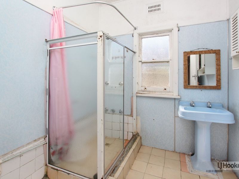 8 Acland Street, Guildford NSW 2161