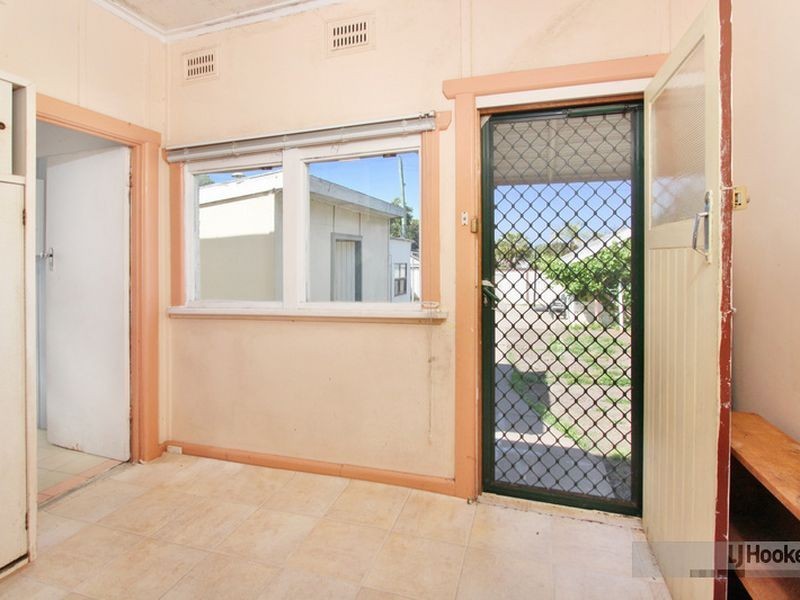 8 Acland Street, Guildford NSW 2161