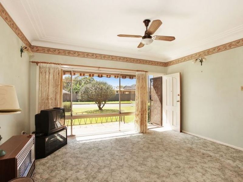 62 Woodland Road, Chester Hill NSW 2162