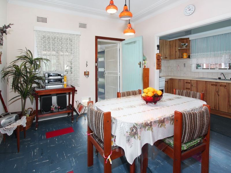 125 Woodville Rd, Chester Hill NSW 2162