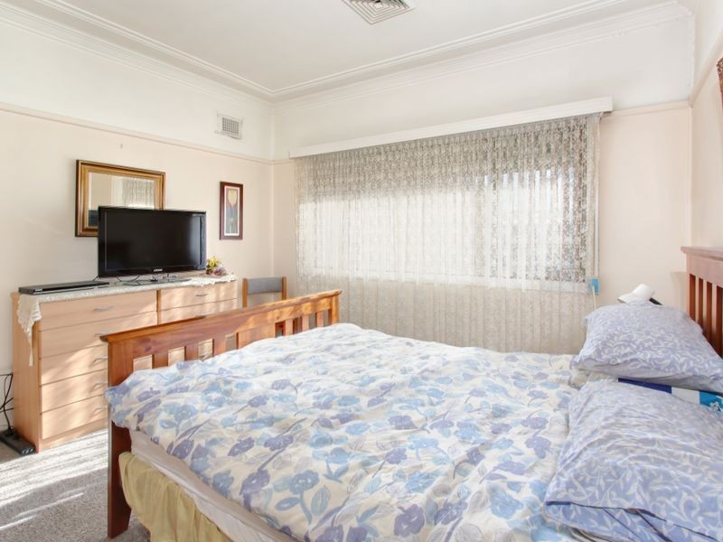 125 Woodville Rd, Chester Hill NSW 2162