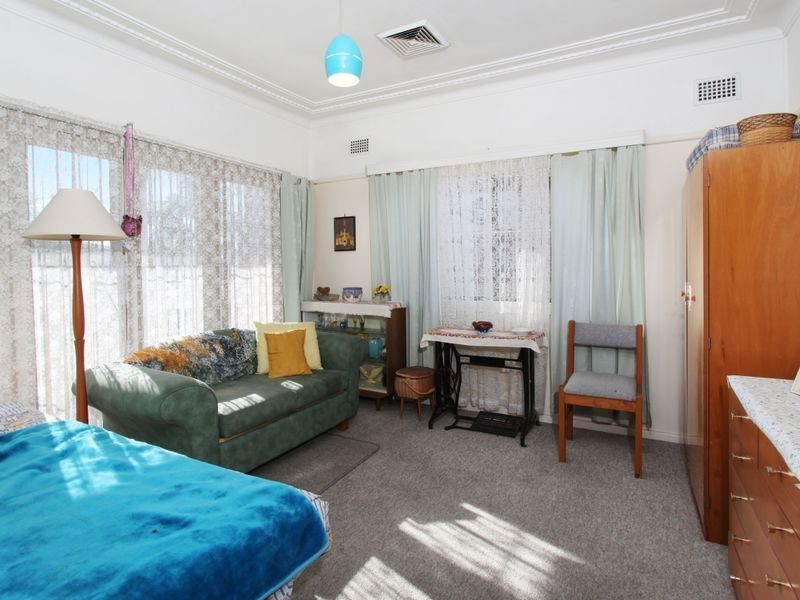 125 Woodville Rd, Chester Hill NSW 2162