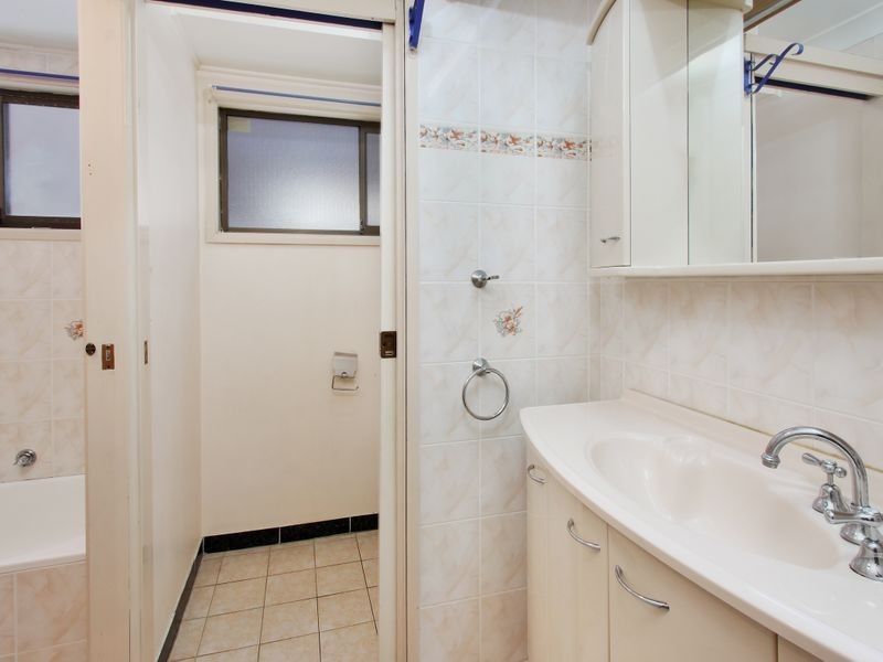 6 Powhatan Street, Greenfield Park NSW 2176