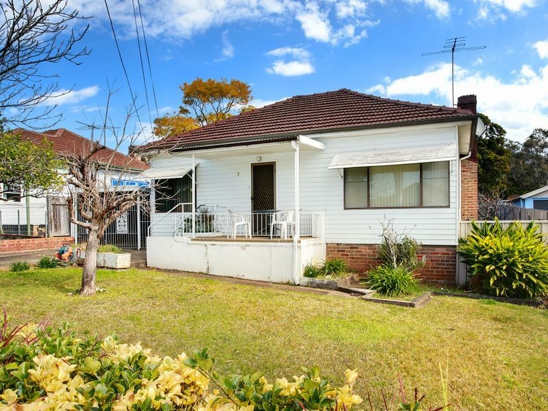 7 Byloss St, Chester Hill NSW 2162