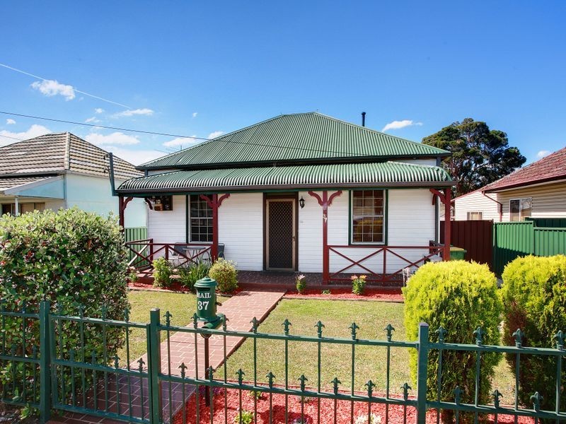 37 McArthur St, Guildford NSW 2161