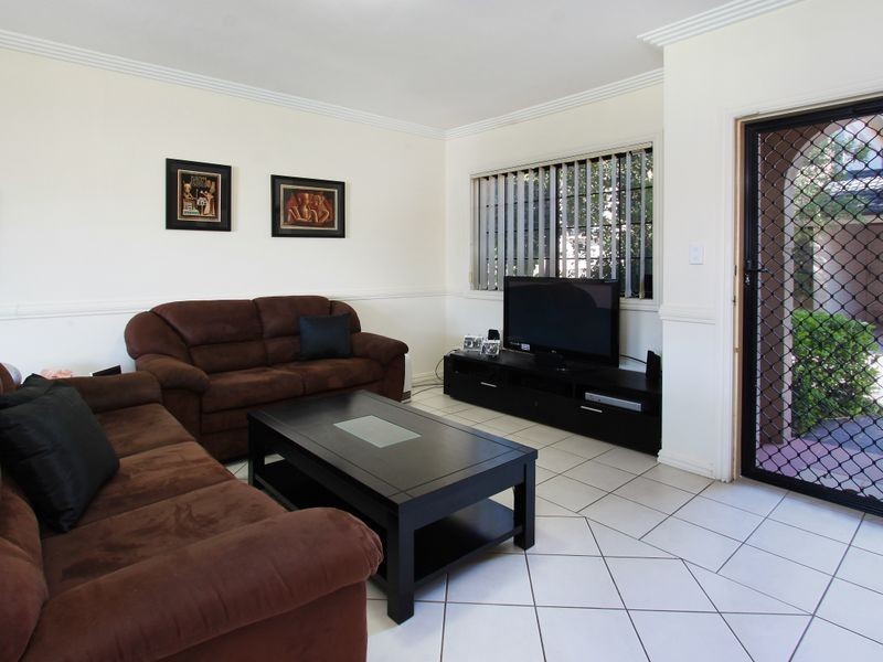 2/28-32 Cross Street, Guildford NSW 2161