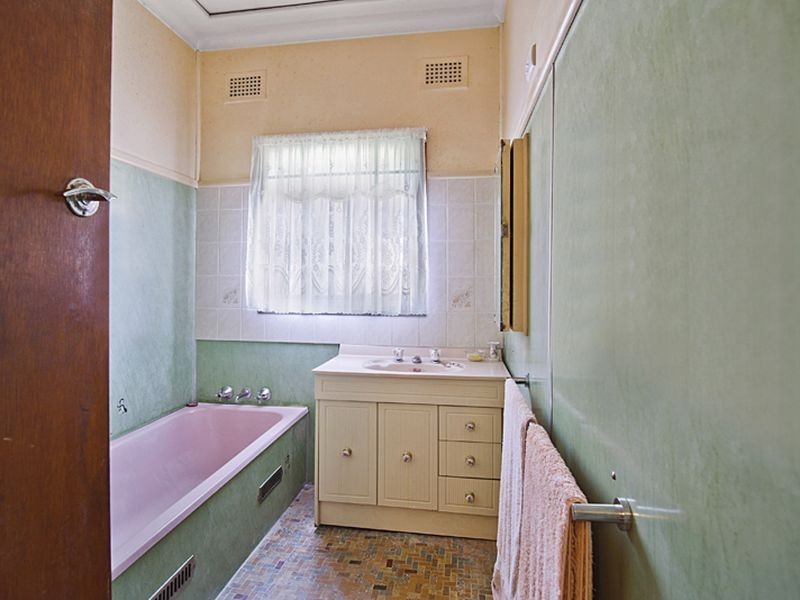 221 Excelsior Street, Guildford NSW 2161