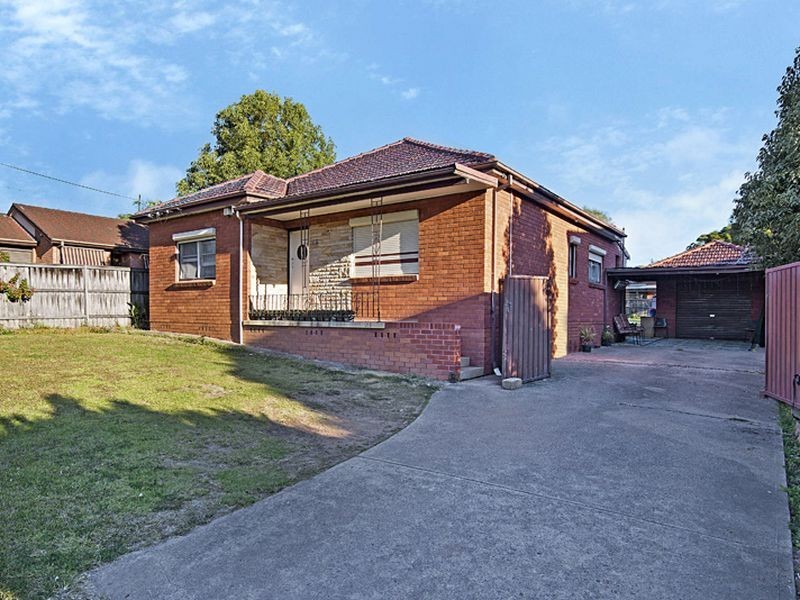 12 Gilba Road, Pendle Hill NSW 2145
