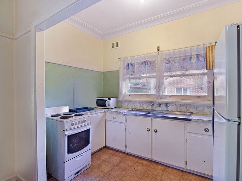 12 Gilba Road, Pendle Hill NSW 2145
