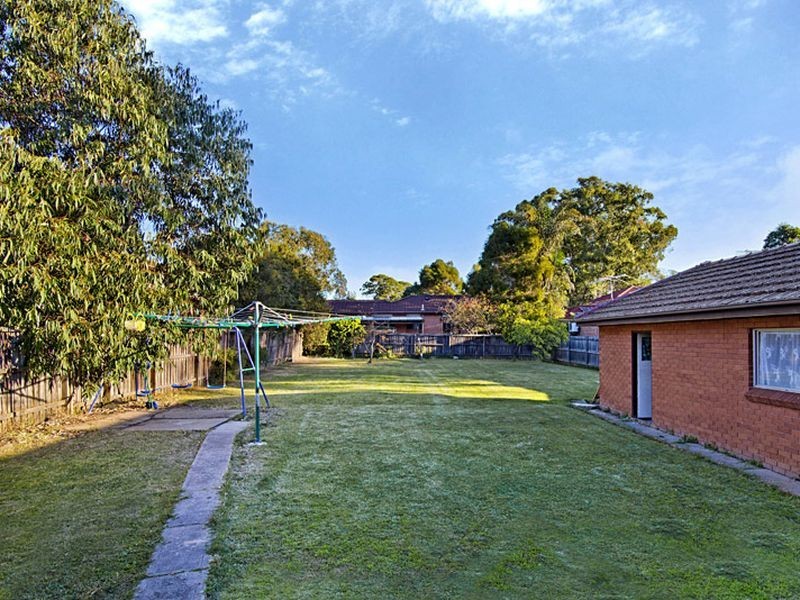 12 Gilba Road, Pendle Hill NSW 2145