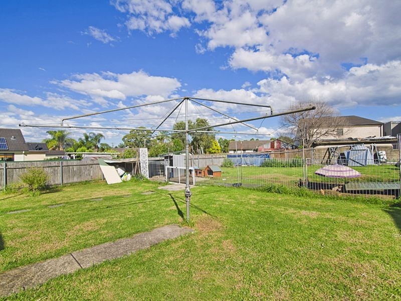 8 Sheahan Ave, Guildford NSW 2161