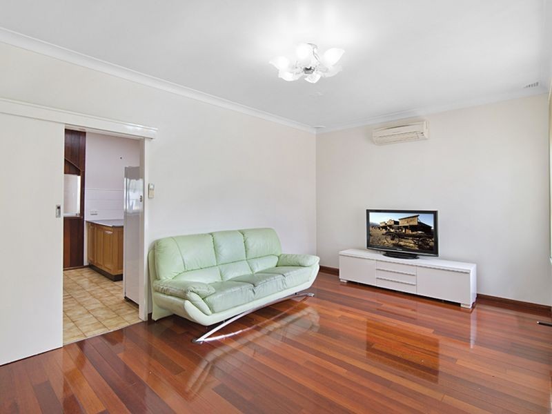 6 Lough Ave, Guildford NSW 2161